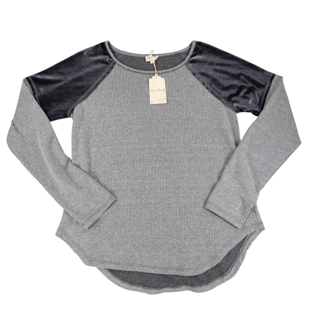 Hem & Thread Top Womens Small Gray Ribbed Velvet Raglan Sleeve Curved Hem C782
